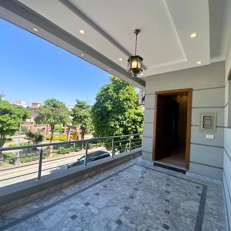 Luxury Guest House In Bahria Town Rávalpindí Exteriér fotografie