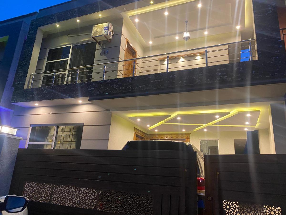 Luxury Guest House In Bahria Town Rávalpindí Exteriér fotografie