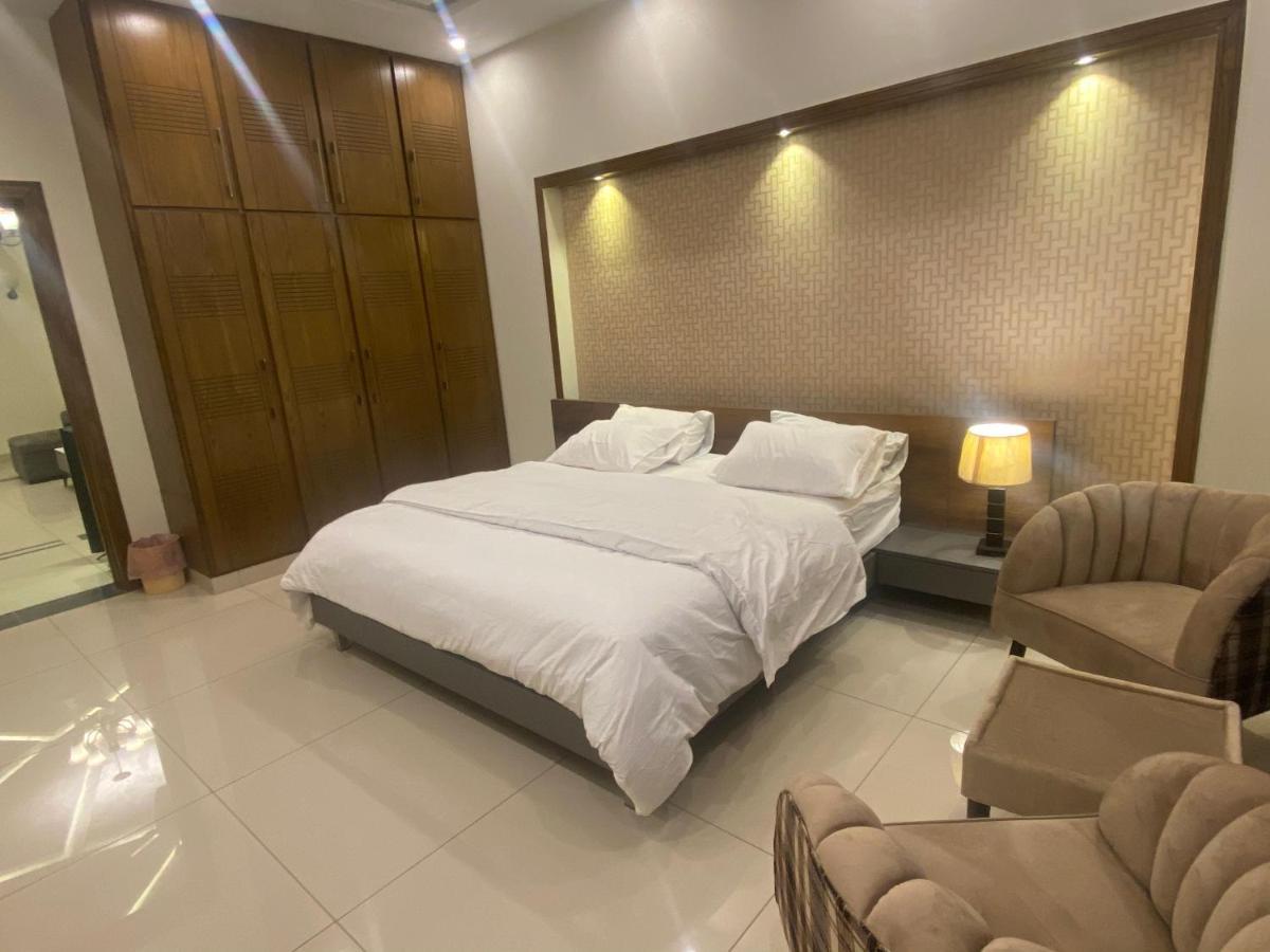 Luxury Guest House In Bahria Town Rávalpindí Exteriér fotografie