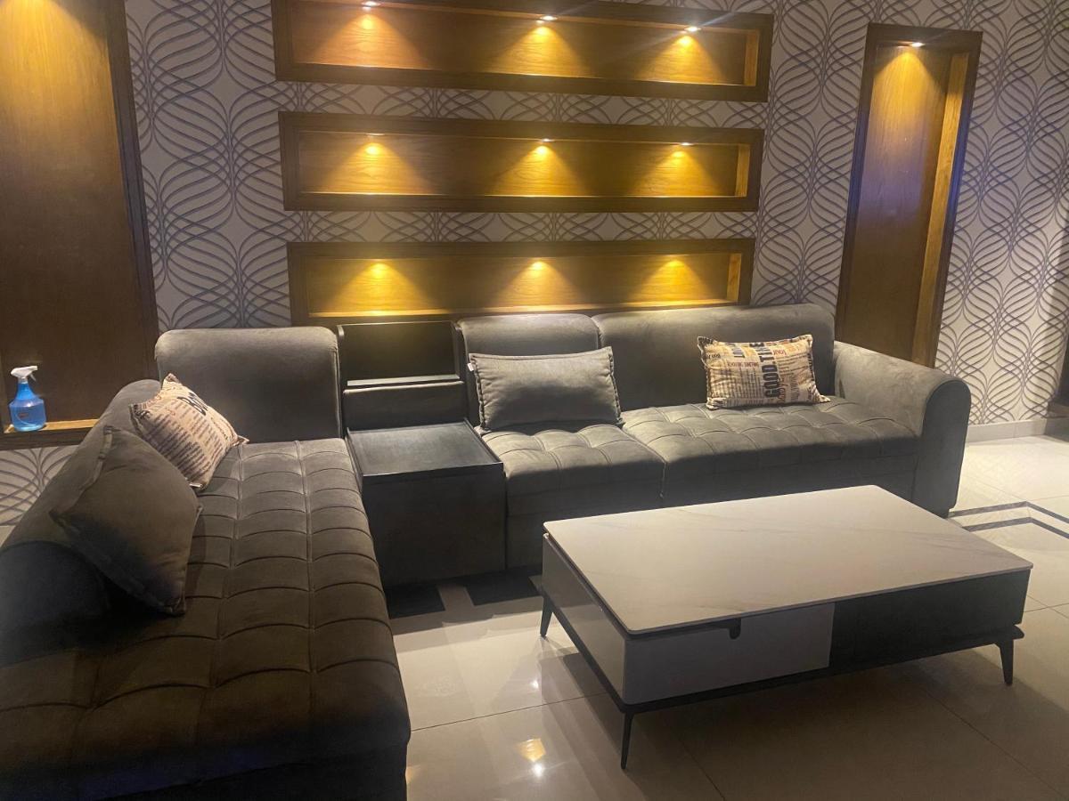 Luxury Guest House In Bahria Town Rávalpindí Exteriér fotografie
