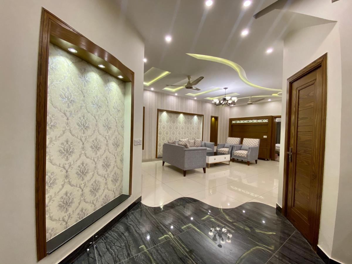 Luxury Guest House In Bahria Town Rávalpindí Exteriér fotografie