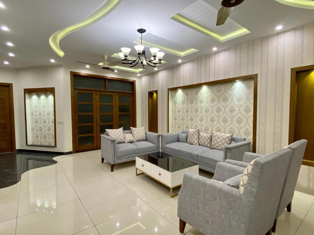 Luxury Guest House In Bahria Town Rávalpindí Exteriér fotografie