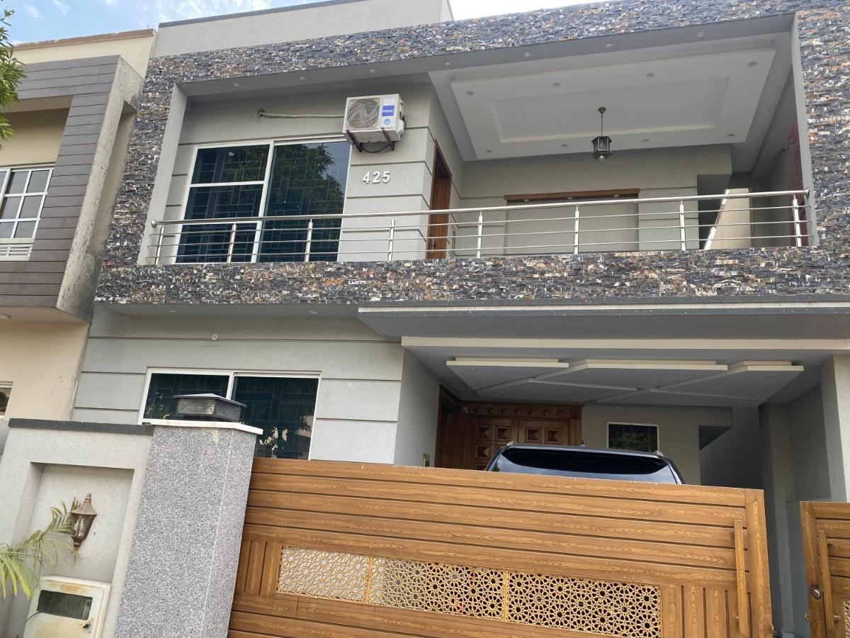 Luxury Guest House In Bahria Town Rávalpindí Exteriér fotografie