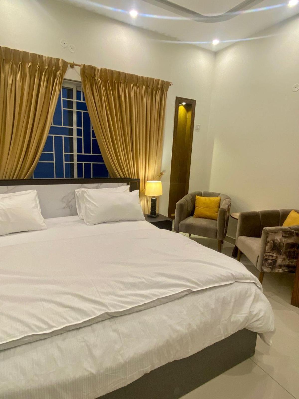 Luxury Guest House In Bahria Town Rávalpindí Exteriér fotografie